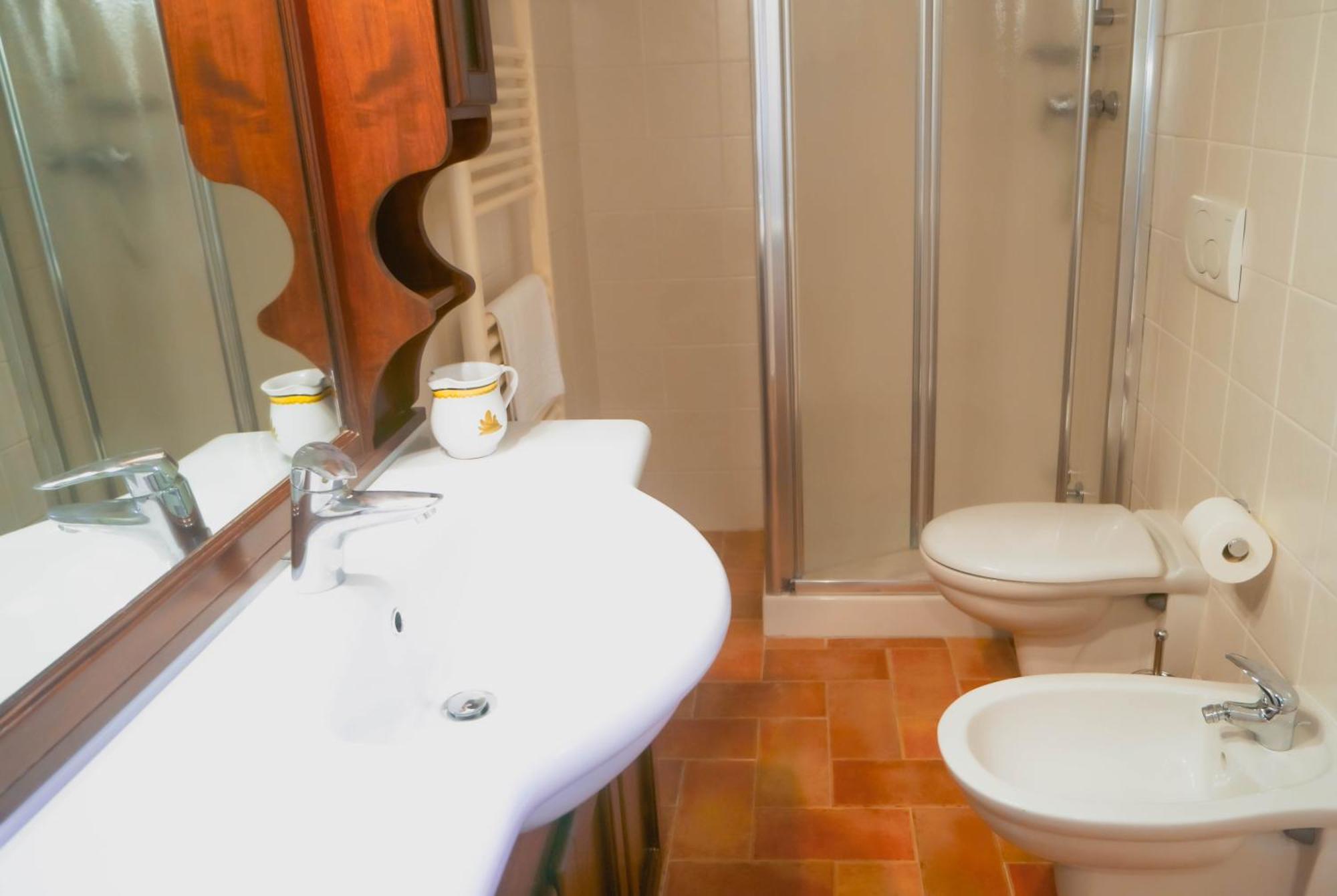 Apartmán La Tonnaia Lari Exteriér fotografie
